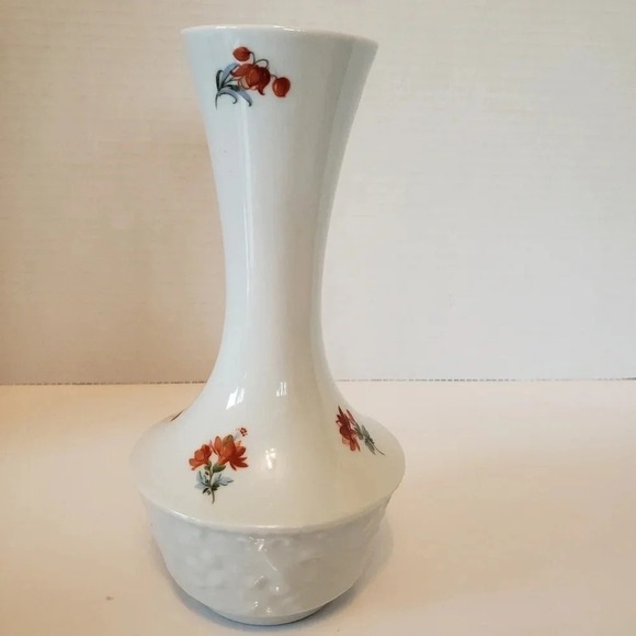 Vintage Bareuther Waldassen Porcelain White/Floral Vase,Bavaria. - Picture 2 of 6